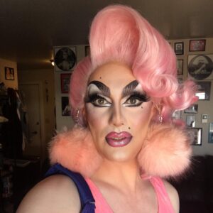 Robbie Turner Instagram - Why are iPhone chargers not called apple juice?! 🍏🍎
-
-
-
#ButReally #AskingTheImportantQuestions #furballs #pinkhairdontcare #dragrace #pinkismysignaturecolor #robbieturner #fashion #glamourgirl #IGottaShowToDoRememberBaby -
-
@rupaulsdragrace @executiveprandtalent @logotv @wowreport @vh1 @rupaulsdragcon
-
-
-
💄 @official_lucyparadisco