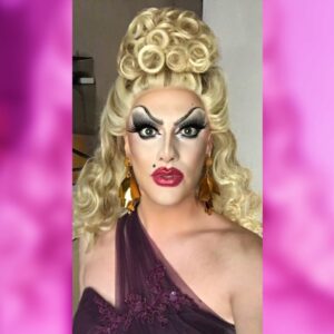 Robbie Turner Instagram - Someday someone is gonna wanna gobble you up like a waffle fry. -
-
-
#InspiredByBettyGrable #LookHerUp #Grape #dragrace #vintage #poodlehair #beautyisthebestrevenge #illtellyouforfree #robbieturner #bettygrable #youdontknowmeverywell -
-
-
@rupaulsdragrace @logotv @wowreport @vh1 @rupaulsdragcon -
-
-
💇🏻‍♀️ @bobbiepinzdotcom 💄 @lucy_paradisco  Earrings @oscardelarenta
Bookings @executiveprandtalent
