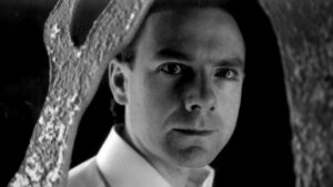 Robert Fripp Instagram - On this day in 1983, the eighth evening of The Music System Tour, “An Evening Of Conversation, Dialogue, and Music” took place…
Excerpts and download at dgmlive.com and via link in stories.
...features a sparkling account of Robert's accretion of techniques and their application to Giles, Giles and Fripp and King Crimson - and why a fuzzbox was a must-have. The musical examples with which Robert illustrates this conversation make this particular one an essential.

#robertfripp #frippertronics