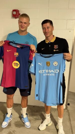 Robert Lewandowski Instagram - World Class Strikers Unite 9️⃣🤝