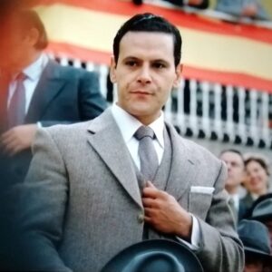 Roberto Enríquez Instagram - #tbt Luis Martínez de Irujo (2010)
Serie: La Duquesa