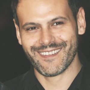 Actor Roberto Enríquez HD Instagram Photos and Wallpapers February 2022