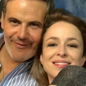 Roberto Enríquez Instagram - 🎬 #Montecristo

Recuerdo del último día de rodaje de Silvia Abascal, donde dio vida a 'Mercedes Herrera', esposa de 'Fernando Mondego' (Roberto Enríquez) en la serie Montecristo.

📸: @albertoruizrojo
