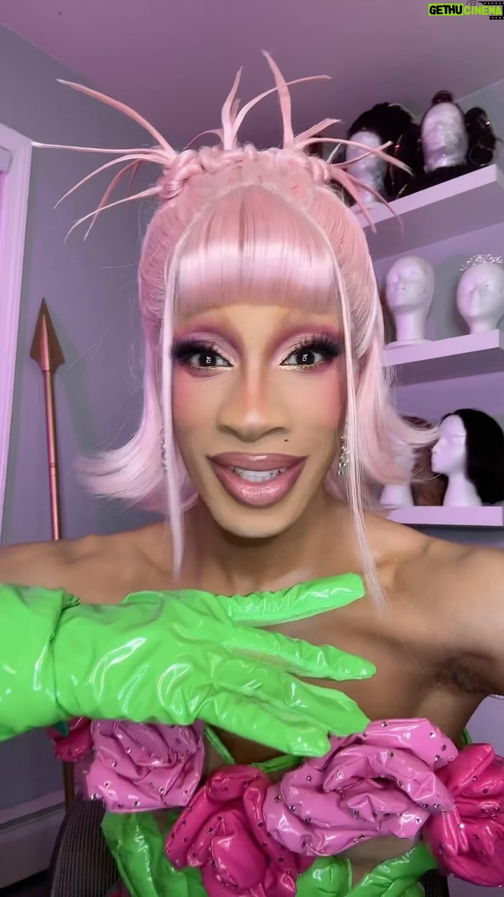 Robin Fierce - 5.9K Likes - Where are my #stevenuniverse fans at?
we stan @rebeccasugar for creating such an amazing cartoon!
Eyeshadow - @blendbunnycosmetics the blends pallet
concealer, setting powder, and powder foundation - @onesize
foundation & cream eyeshadow - @juviasplace
Setting spray - @urbandecaycosmetics de-slick
lipstick - @anastasiabeverlyhills
gloss - @narsissist
lashes - @ardellbeauty