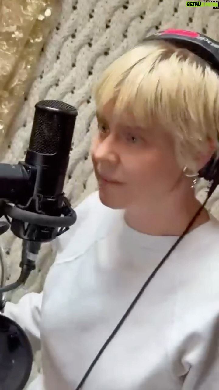 Robyn - 30.6K Likes - LIFE - 6.30 UK/7.30 EU 💟