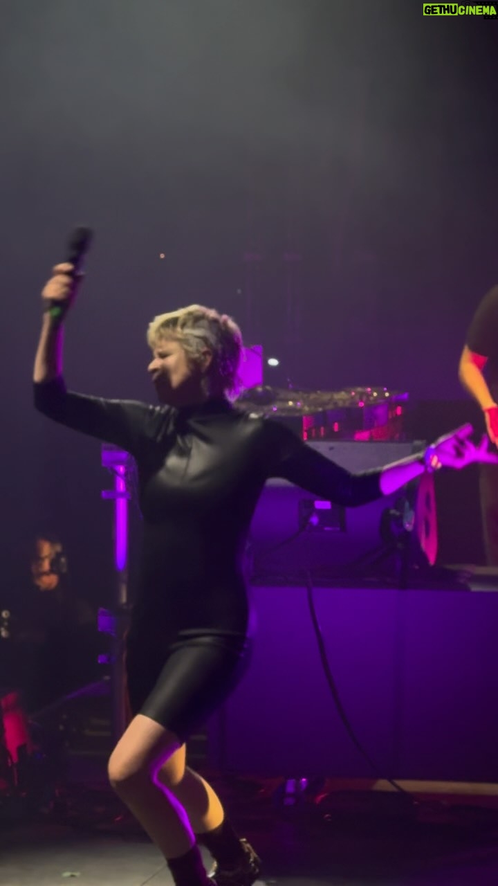 Robyn - 43.1K Likes - More Glastoooooo
Thank you @robynkonichiwa