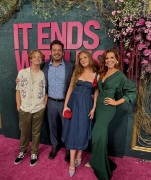 Robyn Lively Instagram - What an honor to be able to support my sister with our family in the greatest performance of her career! It’s not an easy watch, but man is it an important one. She brings such levity and grace to this heartbreaking performance and also leaves you feeling empowered and hopeful. I literally watched her pour her heart and soul into this film, surviving on little to no sleep. You cannot fathom the work she put into this in front of and behind the camera. Her DNA is sprinkled throughout like magical fairy dust. I honestly don’t know how she does it all. I’m bursting with pride! Take your tissues and get ready to fall in love with love AND the unicorn that is my sister @blakelively in @itendswithusmovie 🌸🫶🏻 

#itendswithus 🍿 @thestewartofny 📸 @rheacosta 👗 @lorraineschwartz 💎 @louboutinworld 👠 @judithleiberny 👛