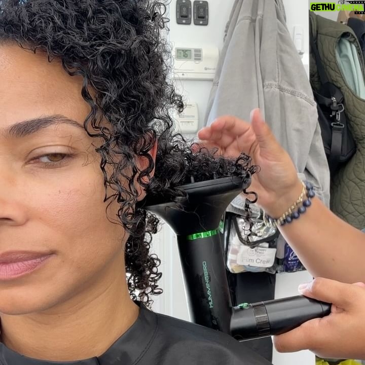 Rochelle Aytes - 48.8K Likes - This is one for my curly haired girls!
Get you a spray bottle, a wide tooth brush, leave in conditioner / mousse, diffuser and some patience. 😊🤣
Love @patternbeauty products by @traceeellisross