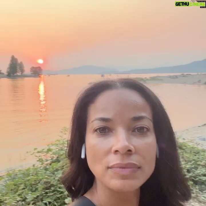 Rochelle Aytes - 35K Likes - I saw this beautiful sunset last night and wanted to share it with you all.
#VancouverSummerNights #Filming #Watson #CBS