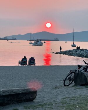 Rochelle Aytes Instagram - I saw this beautiful sunset last night and wanted to share it with you all.
#VancouverSummerNights #Filming #Watson #CBS