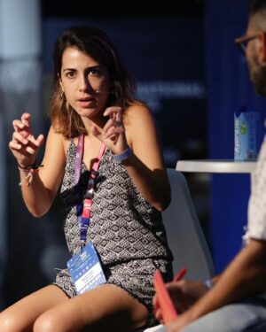 Rocío Vidal Instagram - Siempre digo que para mí la vida son contrastes.
Anteayer viví uno de los días más increíbles de mi vida, hablando ante miles de personas, recibiendo vuestro cariño; y ayer celebré la diversidad y la libertad como toca 😍🏳️‍🌈.

Gracias también a @boehringeres por este maravilloso premio a la Divulgación. Estoy muy emocionada 💜