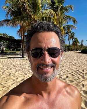 Rodrigo Santoro Instagram - 🌊🌴