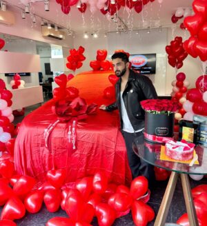 Rohit Suchanti Instagram - Happy Valentine’s Day To Me ❤️😍🧿🫶🏻
Missed you today @rajnisuchanti @sandeepsuchanti @shobhitjain88 @monikasuchanti 

Thank you @bigboytoyz_india for being so wonderful and helpful ☺️