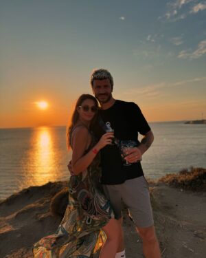 Rojda Demirer Instagram - Nice yıllarımıza hayat ortağım , birlikte nice maceralara seni çok seviyorum ❤️🥂🍾 #happybirthday @ulaskiyak 🎂🫶