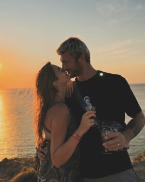 Rojda Demirer Instagram - Nice yıllarımıza hayat ortağım , birlikte nice maceralara seni çok seviyorum ❤️🥂🍾 #happybirthday @ulaskiyak 🎂🫶