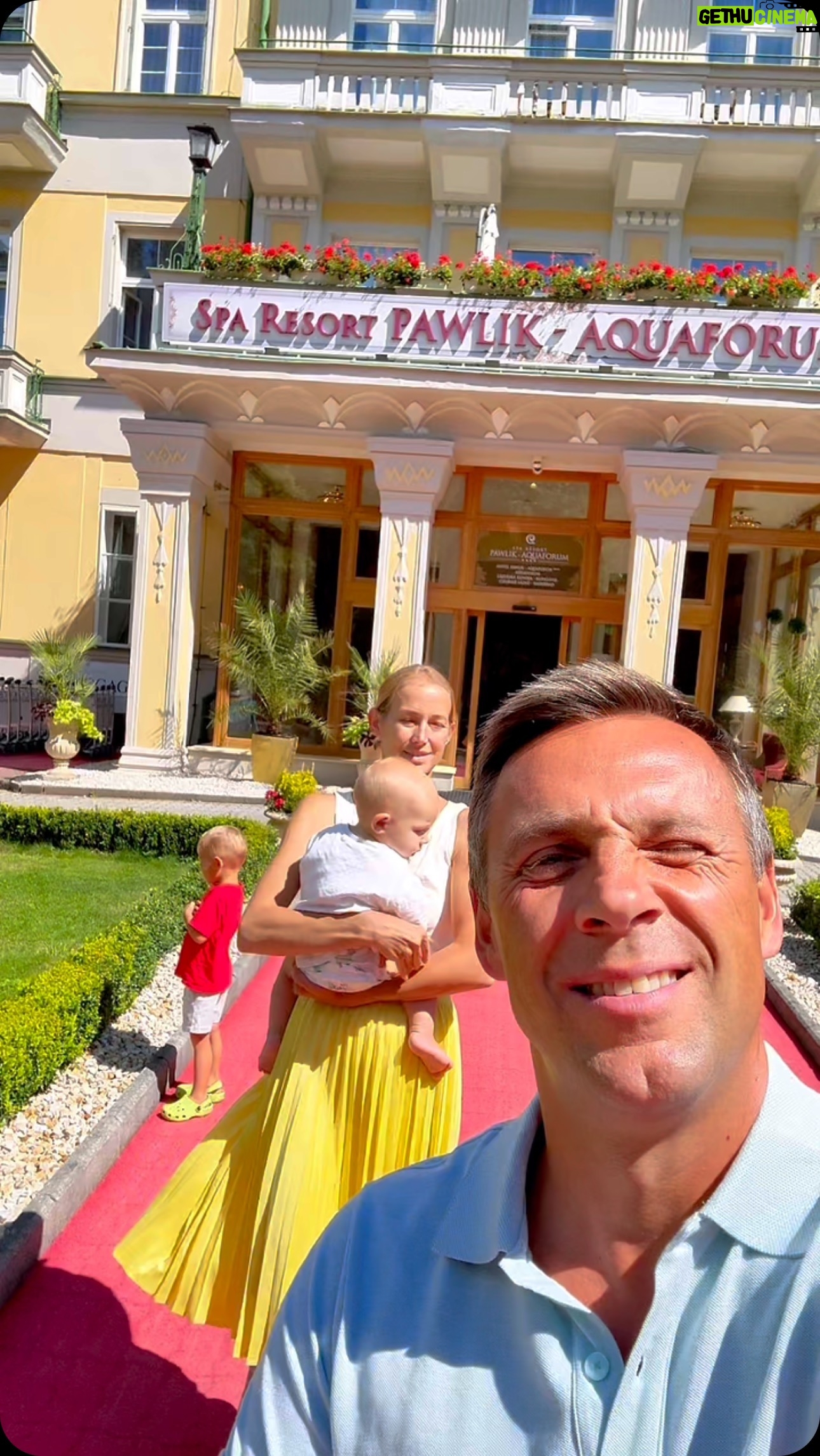 Roman Vojtek - 888 Likes - Česko je nádherné 🙏 Dovolenkujete raději v létě v Česku, nebo musí být móře ? Peťa mě vzala do @spa_resort_pawlik a @aquaforum_frantiskovylazne a byly to přenádherné 4 dny 🙏👍☀️🏊♂️ Děkuju 🙏 #holiday #letovcesku @vojtkova.petra
