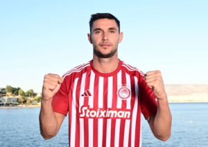 Roman Yaremchuk Instagram - 🔴⚪✍🏻 Signed. Sealed. Delivered.

𝐑𝐨𝐦𝐚𝐧 𝐘𝐚𝐫𝐞𝐦𝐜𝐡𝐮𝐤! 🔥

#Olympiacos #Welcome #Transfer #Yaremchuk #WeKeepOnDreaming