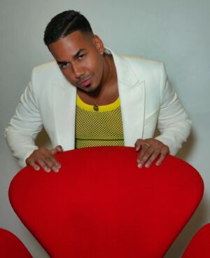 Romeo Santos Instagram - Tu Grupo Favorito... #CERRANDOCICLOS 👑