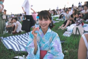 Ron Monroe Instagram - この髪飾りは自分で作りました

#花火大会
