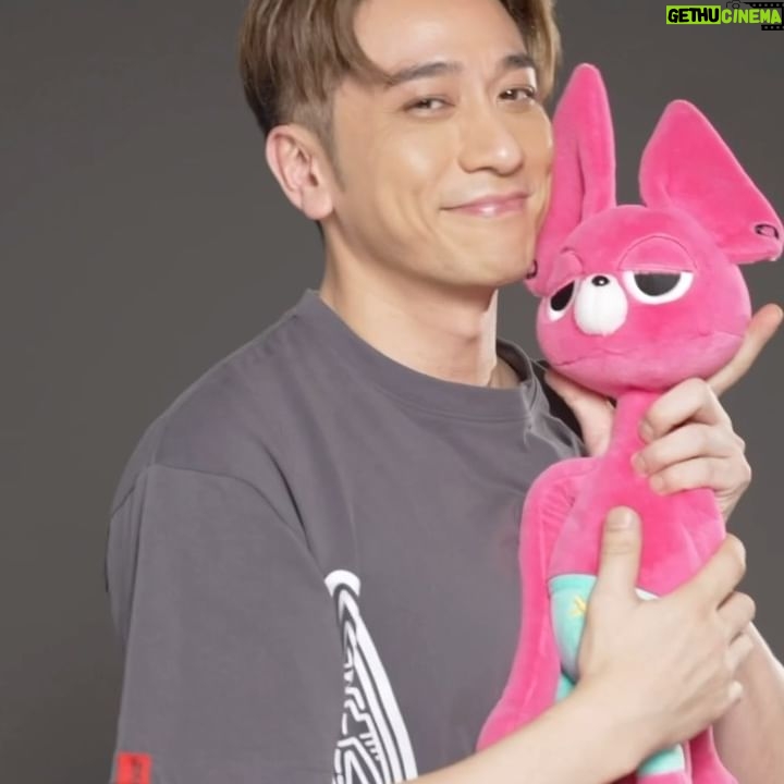 Ron Ng - 4.1K Likes - 8月18至10月8日 來澳門 讓我跟豬皮🐱帶你們看我的玩動珍藏😎
@shuntak.event.marketing
@macau_tower_official
@pacificfuture
@artyzengrandlapamacau
@grandcoloaneresort
@maplestudio_mo
@memorigin
@novamallmacau
@stecconatura_hk
@turbojet_official
@macauticket
@macaupass
#玩托邦 #SAGATOPIA
#吳卓羲RonNg
#藝術玩動收藏展
#ExhibitionOfFigureArtCollection
#澳門站MacauStop
#會點DestinationsNetwork #ShunTakEventMarketing #R9N2 #万象
#澳門旅遊塔MacauTower
#PacificFuture #RYUStudio #开天工作室 #ACMEStudio #UniqueArt #XM #UMANStudio #ArtyzenGrandLapaMacau #GrandColoaneResort #紅葉動漫同人會 #MEMORIGIN萬希泉 #NOVAMallMacau #RetailMatters #SkyparkMacauTower #SteccoNatura #Turbojet #MacauTicket #MPay #MPass
更多詳情:
https://bit.ly/SAGATOPIA-MACAU