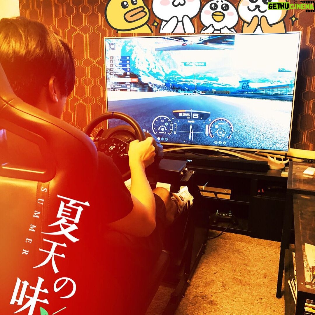 Ron Ng - 2.4K Likes - 發一些娛樂照片⛽️🚴🏼♀️🏎#探出小脑袋##夏季物语##嘿呦猫咪# 