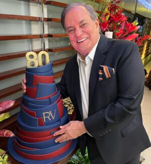 Ronnie Von Instagram - Completei 80 anos de idade, UAU! 😄
Que noite mais especial! Fui tão mimado e feliz! Quero agradecer ao carinho de todos da Rede Tv! Não poderia ter comemorado meu aniversário rodeado de pessoas mais especiais que vocês! 💙 Obrigado aos parceiros que tornaram essa noite ainda mais especial e um abraço ainda mais apertado aos meus amigos e familiares que estavam presentes. Foi tudo uma surpresa muito grande pra mim, mas eu adorei ser surpreendido de uma forma tão positiva. 
Como sempre, gosto de dividir meus momentos com vocês, portanto vejam um pouco dos detalhes dessa noite. Meu muito obrigado por todos os parabéns, estou encantado! ☺️