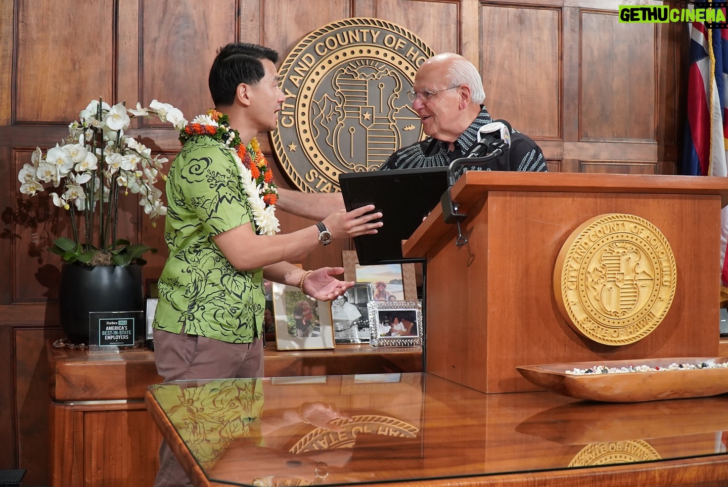 Ronny Chieng - 24.9K Likes - JULY 27 2024 OFFICIAL RONNY CHIENG DAY TODAY IN OAHU!
MAHALO HAWAII AND @mayorrickhnl. I HOPE I ALWAYS GIVE MORE THAN I TAKE HERE.
📸: Ryan Wilson