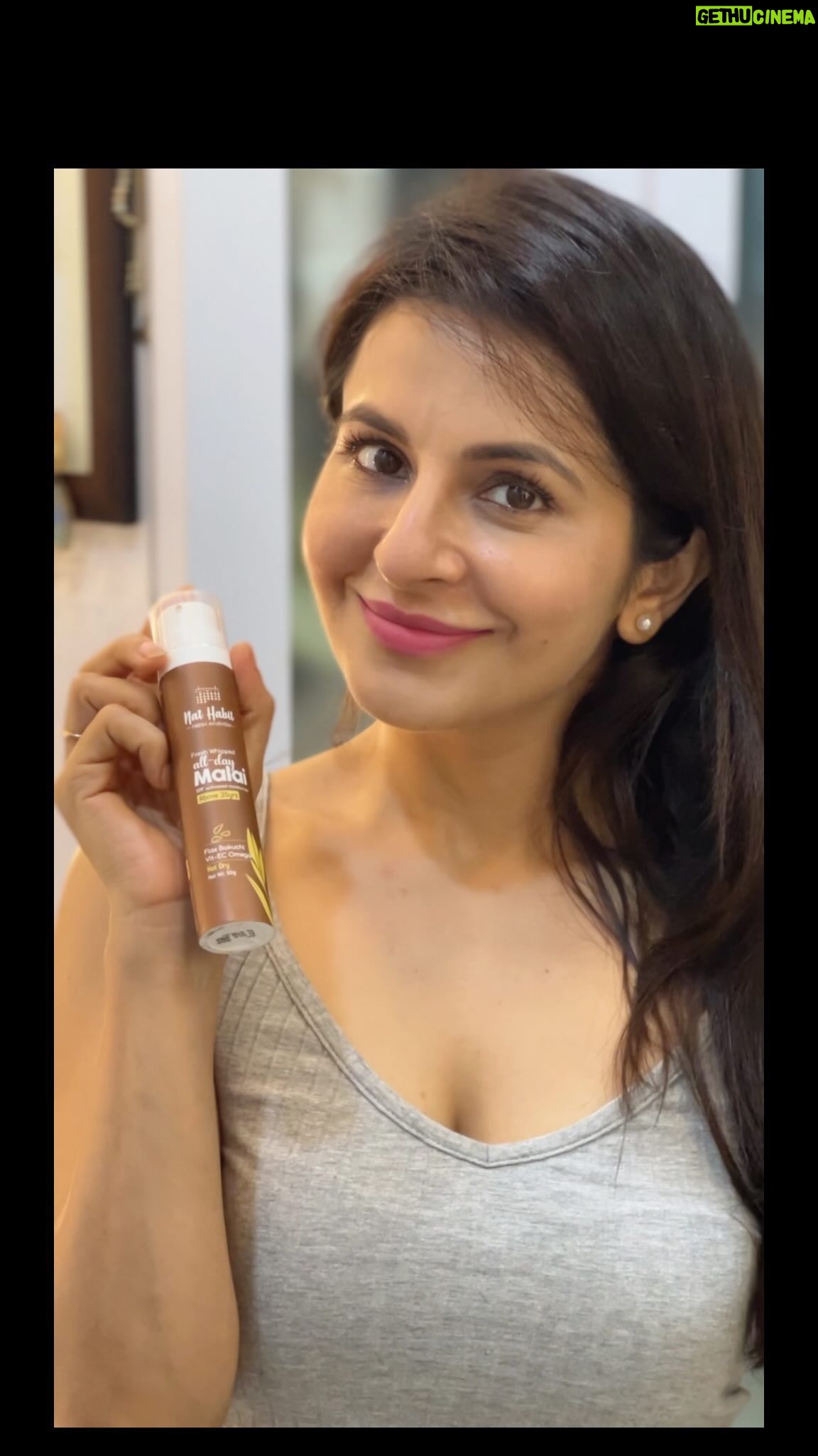 Roop Durgapal - 4.1K Likes - 21-Day Malai Challenge.
Are you ready for it?
Every day, our skin goes through various types of damage—be it continuous exposure to light, UV rays, or intrinsic aging. To cope, it needs consistent nourishment and repair. 😌
And what’s better than dhaut ghrit, raw milk, fresh aloe vera, and flax seed?
I took this skin repair and nourishment challenge with @nathabit.in and guess what? After 21 days my skin feels soft and supple. It’s glowing so naturally that I have fallen in love with it again.
What’s interesting is, it’s 100% natural, Ayurvedic, and FRESH from their Ayurvedic Kitchen.
So, what are you waiting for?
Give your skin a dose of MALAI nourishment today!
.
.
#NatHabit #SkinCare #FaceMalai #NaturalBeauty #FacialCare #Beauty #ChemicalFree