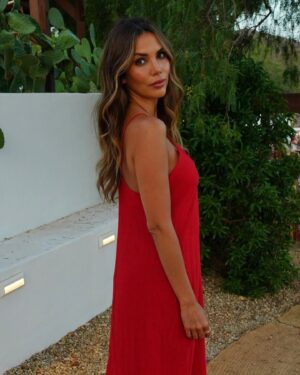 Rosanna Zanetti Instagram - Justo hace un mes fue mi última publicación, a pesar de ser época de verano, vacaciones y familia en España, mi mente y corazón han estado este tiempo con Venezuela y se me hacía imposible compartir otro tipo de contenido que no fuese de apoyo a la situación que se vive  en mi país. Gracias a todas las personas que me siguen de otros países que se han sumado siendo eco, seguimos hasta el final! 🙏🏼🇻🇪✨

Voy a tratar de compartirles poco a poco de estos días en familia, recargando las pilas del corazón y llenando nuestra mente de recuerdos ✨