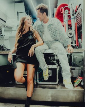 Rosanna Zanetti Instagram - Definitivamente es la velada del año! ❤️‍🔥
Qué bien me lo he pasado, tanta energía concentrada en un solo lugar, coincidiendo con amigos y conociendo a personas increíbles.
#veladadelaño4