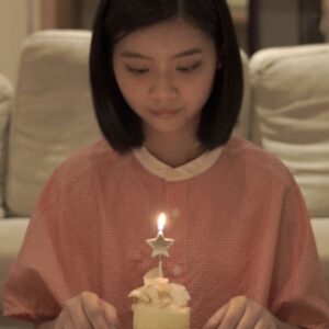 Rose Yu Instagram - 今天17歲啦~~
再過去的一年，真的體會到了很多不一樣的事情。第一次當社團的幹部（我還記得看到學弟妹的那一天，我超級緊張，很怕他們會跑去別的社團）；為了班舞的比賽我和朋友們努力編舞，靈感枯竭把原先不是小老師的同學拉進來一起編舞。同學們學習速度也超快，到最後拔得頭籌，真的很開心，也覺得有這群同學非常驕傲；和同學去了畢業旅行，每個晚上真的笑到眼淚一直流。真的真的很喜歡和同學們和朋友們一起的所有時光。
今年希望大家都可以健健康康的，希望我可以更加成熟。第三個願望我許在心裡面~
生日快樂🎉🎉🎉