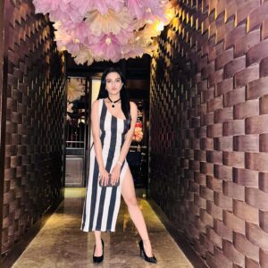 Roshni Sahota Instagram - Your sexiest body part is your mind 

#highheels #blackandwhite #outfit #ranneetionjiocinema #ranneetibalakotandbeyond #jiocinema #success #party #webseries #actorslife #exposure #photooftheday #roshnisahota