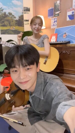 Rothy Instagram - 진짜 재밌었댜ㅑ..

예찬오빠 감사합늬다 흑😭😭
음색 무슨일이야아ㅏㅏㅏ

At @studiobutton_ 

#신예찬#로시#LUCY#ROTHY
#HAPPY_END