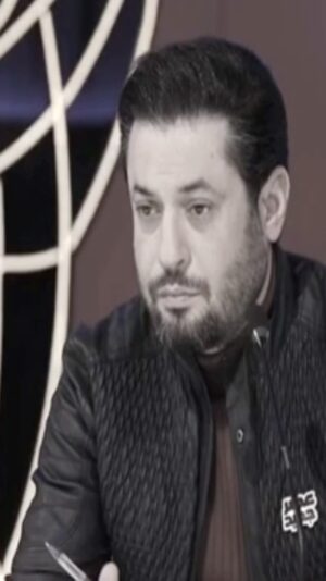 Rouzbeh Moeini Instagram - عصر جديد عصرى براى درست ديده شدن شركت كننده ها و استعدادهاى ايران زمين است ✌️
زحمات تمامى دوستان و همكاران ما در برنامه براى درست ديده شدن شما عزيزان است اميدواريم كه شركت كننده هايى كه به اين مرحله رسيدن بتونن بهترين اتفاق رو براى  آينده خودشون رقم بزنن و قدر اين موقعيت و شرايط كه با سختى زيادى همراه بوده را بدانند❤️✌️

 #روزبه_معینی #هنر 
#بازیگر #زندگی #عشق #كرونا #فيلم #سينما  #سلفي#عصرجدید #مربى #موزیک #خواننده #اسرا_جلیلیان #كوردستان 
#roozbeh_moeini #actor #best #love #life #corona #selfie #film#asrejadid #art #train #cinema#music#show#talent
@asrejadidtv @hashtag_asrejadid @ehsanalikhani