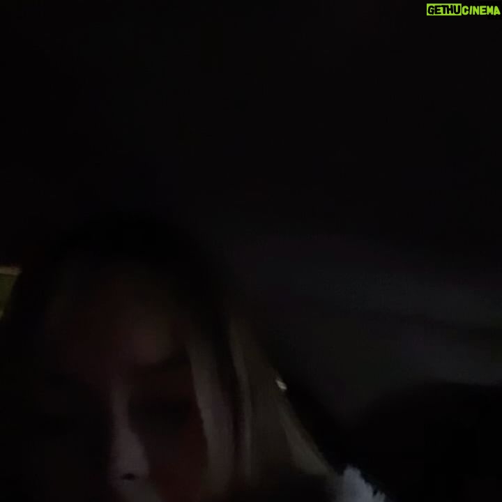 Roxana Díaz - 10.5K Likes - Muy temprano nos vinimos al aeropuerto para salir unos días de vacaciones con los niños! Se lo debíamos después de haber tenido un súper año escolar....
Como siempre mi gente hermosa de @digitaxis nos fue a buscar a la casa súper puntuales ...
.
@digitaxis es una empresa seria y que tiene muchos años en el ramo del transporte...
con traslados dentro y fuera de Caracas @digitaxis es excelente ✅
.
#taxi #trasladosalaeropuerto #confianza #seguridad #puntualidad