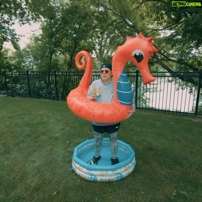 Roxane Bruneau - 7K Likes - Bruno Bruneau trouvait mon pool party plate à mort... J’ai donc été au paradis d’la piscine: @clubpiscine
J’ai été traitée au p’tit oignons par la succursale de St-Jérôme.
Avez-vous hâte de voir la suite?!