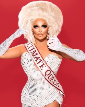 Roxxxy Andrews Instagram - Introducing, THE ULTIMATE QUEEN @roxxxyandrews ! Where my people at that wanna get snatched like the dolls? Ultimate Blurring Setting Powder is doll approved! 👑 @patrickstarrr @roxxxyandrews 

Shop our Ultimate Collection now! Available at @sephora ,Sephora at @kohls , and onesizebeauty.com! #onesizebeauty #dragrace #roxxxyandrews