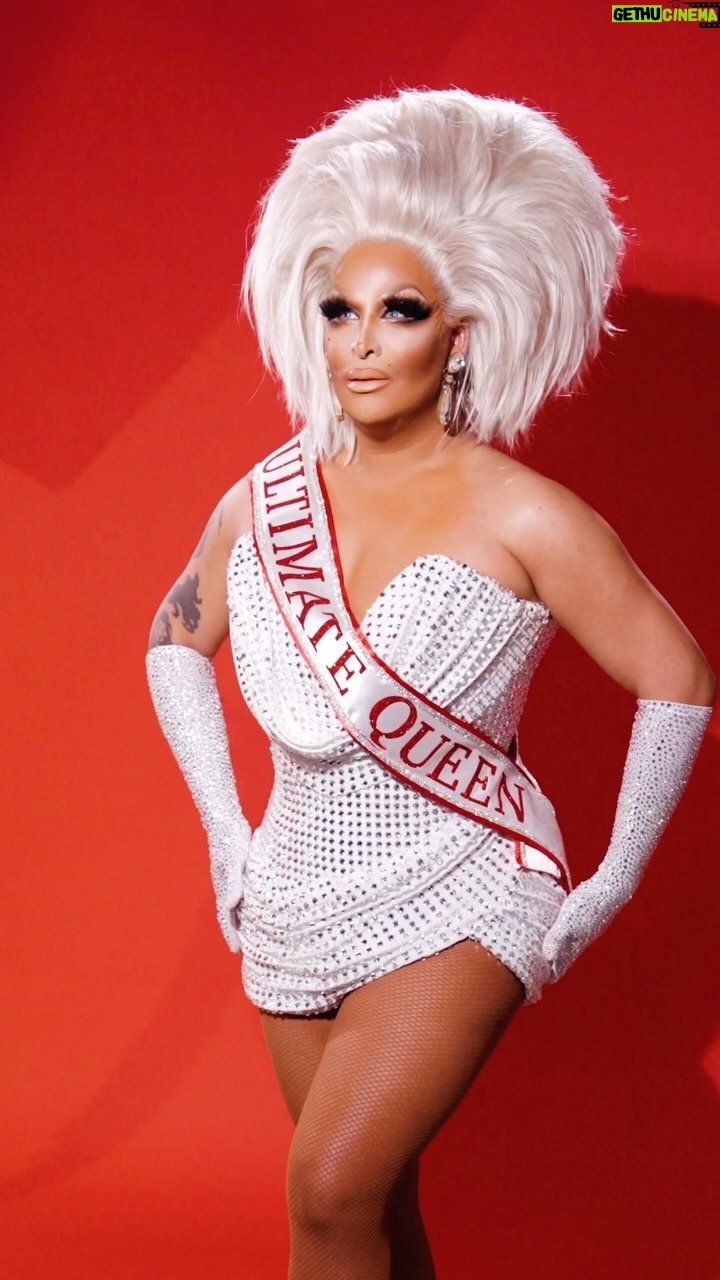 Roxxxy Andrews - 13.7K Likes - The dolls are not ready! Presenting the new face of the Ultimate Setting Powder, the ULTIMATE QUEEN, @roxxxyandrews ! 👑
Tune in to the iconic @roxxxyandrews x @patrickstarrr KIKI sesh on Patrick Starrr’s YouTube channel for all the JUICY deets! 👀
#onesizebeauty #dragrace #roxxxyandrews