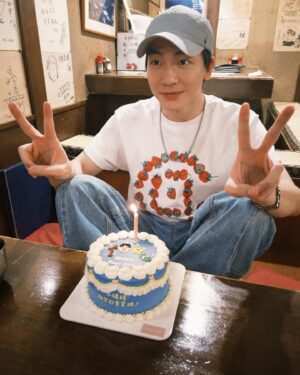 Roy Chang Instagram - 今天有人過生日嗎 沒人過我要過了🎂