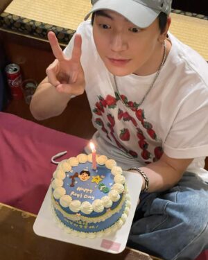 Roy Chang Instagram - 今天有人過生日嗎 沒人過我要過了🎂