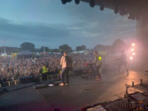 Roy Stride Instagram - ROYAL TUNBRIDGE WELLS!!! Who was there???? So fun @sausageandciderfestuk Tickets for our October shows in Kent selling out fast!!! Bexhill 😍 Folkestone 😍