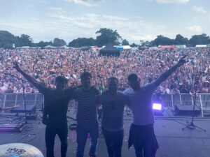Roy Stride Instagram - Two Festies in day. Yes please. Double the fun. Absolutely loved both those shows. Thank you @sausageandciderfestuk AND @blue_reef_festival 🎆🫡🔥🙌❤️

We are coming back to Kent on the tour Margate is completely sold out but there are a few tickets left for @realleascliff Folkestone. 

Tickets in bio or https://linktr.ee/Scoutingforgirls