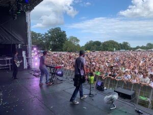Roy Stride Instagram - Two Festies in day. Yes please. Double the fun. Absolutely loved both those shows. Thank you @sausageandciderfestuk AND @blue_reef_festival 🎆🫡🔥🙌❤️

We are coming back to Kent on the tour Margate is completely sold out but there are a few tickets left for @realleascliff Folkestone. 

Tickets in bio or https://linktr.ee/Scoutingforgirls