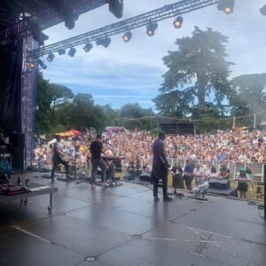 Roy Stride Instagram - @pubinthepark with the world nicest man @cheftomkerridge Chiswick you were beautiful, posh & loverley!!! 🫶💃🦋🌳 WE ARE BACK IN NOVEMBER @o2sbe Shepherds Bush Empire with @jamielawsonmusic ticket link in bio or https://linktr.ee/Scoutingforgirls