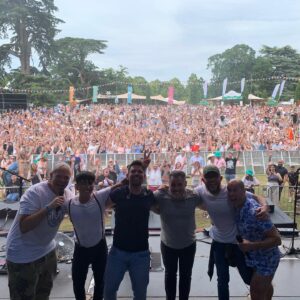 Roy Stride Instagram - @pubinthepark with the world nicest man @cheftomkerridge Chiswick you were beautiful, posh & loverley!!! 🫶💃🦋🌳 WE ARE BACK IN NOVEMBER @o2sbe Shepherds Bush Empire with @jamielawsonmusic ticket link in bio or https://linktr.ee/Scoutingforgirls