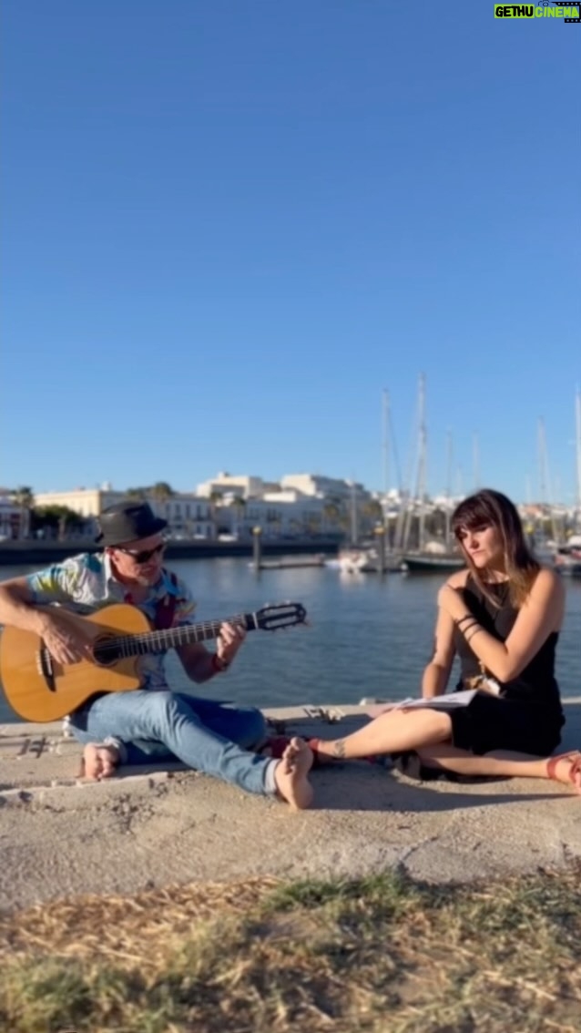 Rozalén - 17.1K Likes - “María la Portuguesa” con @ismael.guijarro en el mismo Ayamonte 💞
Carlos Cano siempre en el corazón.
Mañana nos vemos en el @bahiasound_ (porque no hay verano si no piso la provincia de mi Cádiz 🫠)
Y la semana que viene terminamos agosto con el triplete en Linares, Palencia y Albacete (que me tiene ya infartá)
AMOR A RAUDALES pa’ vuestras carnes morenas!
#Rozalén #ElAbrazo #OnTour #Acústico #CarlosCano