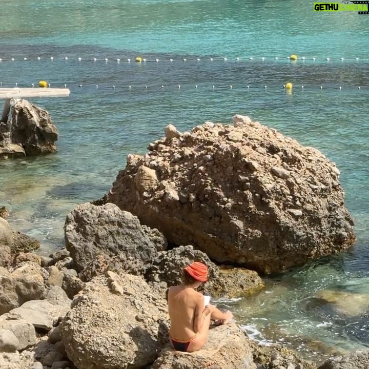 Rúben Rua - 8.9K Likes - slow. fast. living.