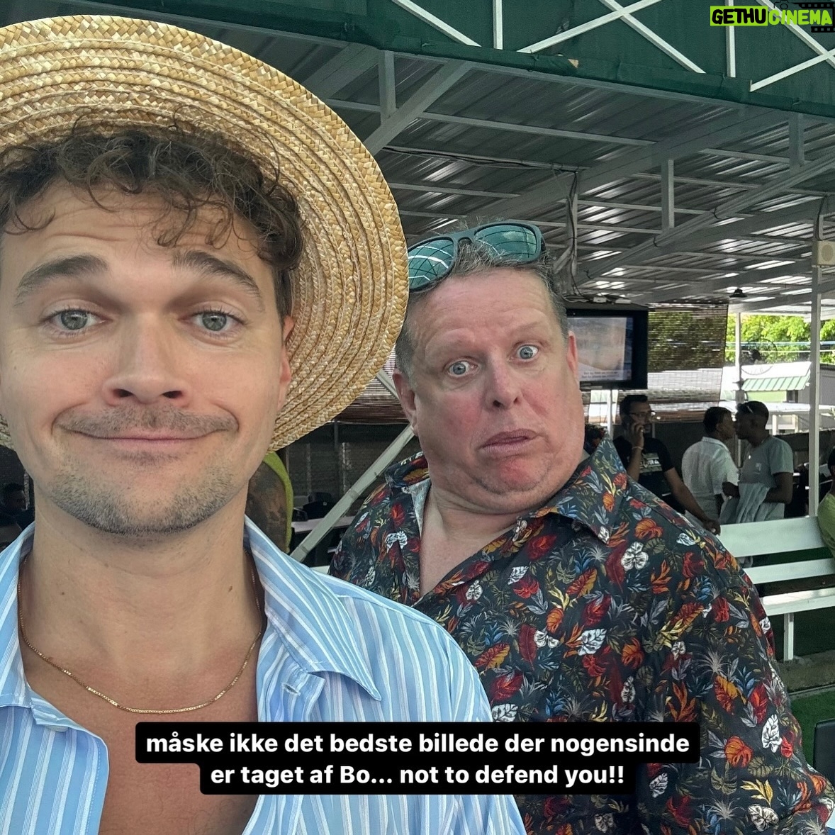 Ruben Søltoft - 11.3K Likes - Det har været en kæmpe blandet fornøjelse 😁 – og nu er alle tre afsnit af rubbers hævn/hyldest ude! Bussen kører stadig rundt på Mauritius med mit ansigt. Det er en skolebus, og børnene elskede plakaten så meget, at vi blev kontaktet og spurgt, om det var ok, at de beholdte den 🥹 SÅ LAD GÅ DA!
TAK FORDI I SÅ MED ❤️