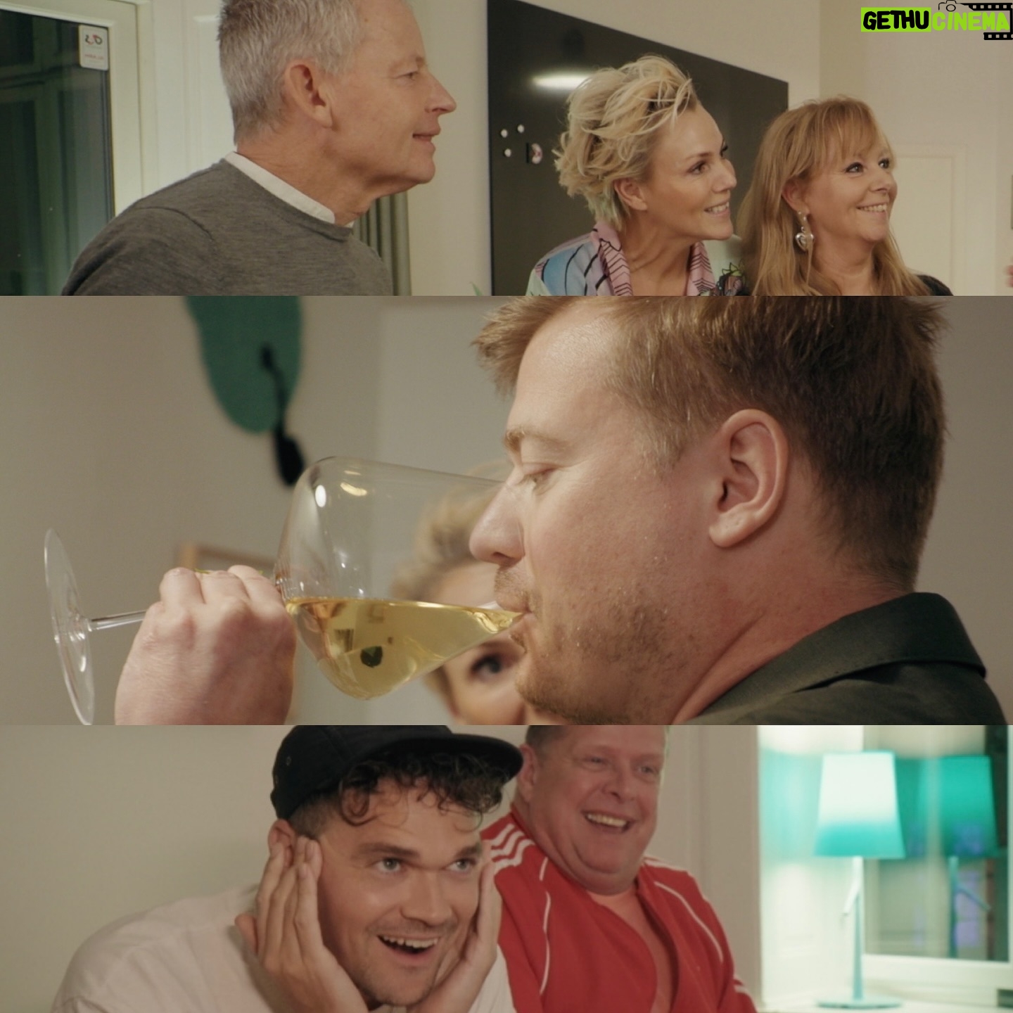 Ruben Søltoft - 11.3K Likes - Det har været en kæmpe blandet fornøjelse 😁 – og nu er alle tre afsnit af rubbers hævn/hyldest ude! Bussen kører stadig rundt på Mauritius med mit ansigt. Det er en skolebus, og børnene elskede plakaten så meget, at vi blev kontaktet og spurgt, om det var ok, at de beholdte den 🥹 SÅ LAD GÅ DA!
TAK FORDI I SÅ MED ❤️