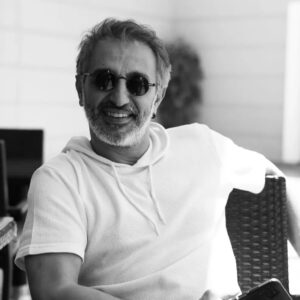 Ruhi Sarı Instagram - Ayın altında kağnılar gidiyordu
Kağnılar gidiyordu Akşehir üstünden Afyon’a doğru... .
N. Hikmet